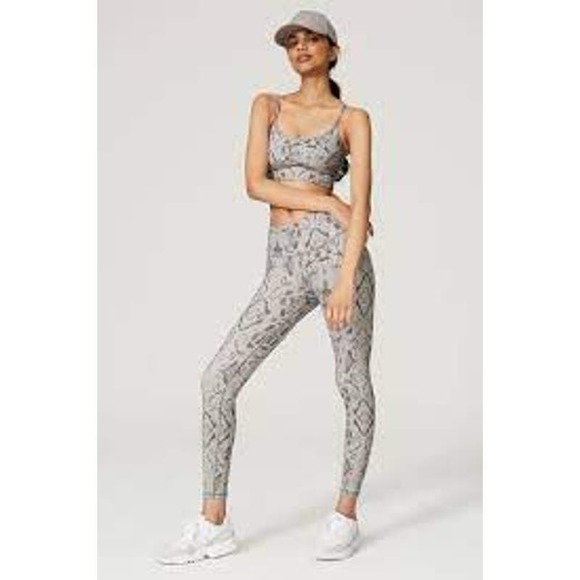 Varley Women's Gray &‎ Black Snakeskin Century Workout Leggings. Size XS - Picture 1 of 10